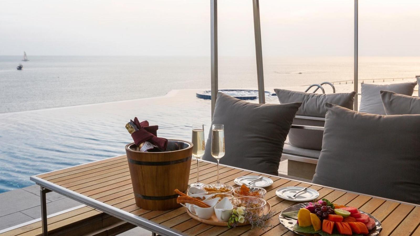 Villa Thousand Cliffs Nai Harn Exterior photo